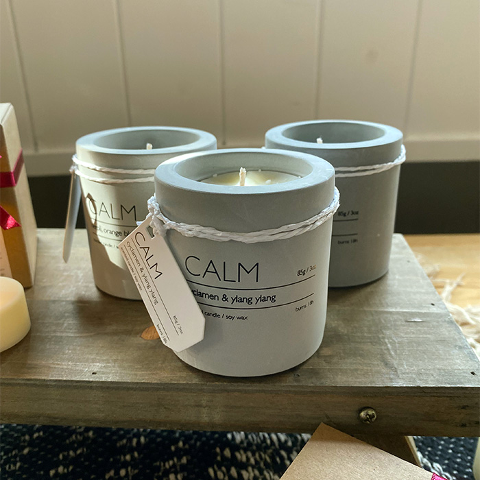 CALM　香り付きキャンドル　Pineapple, bergamot & lavender03