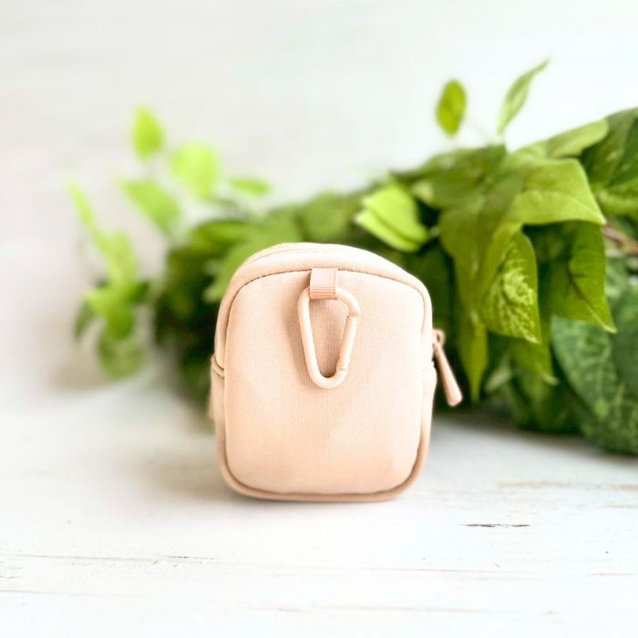 BRUNA FACE マイクロスクエアポーチ ボリス03