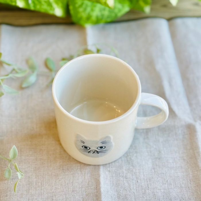 松尾ミユキ Embossed cat face mug アイボリー04