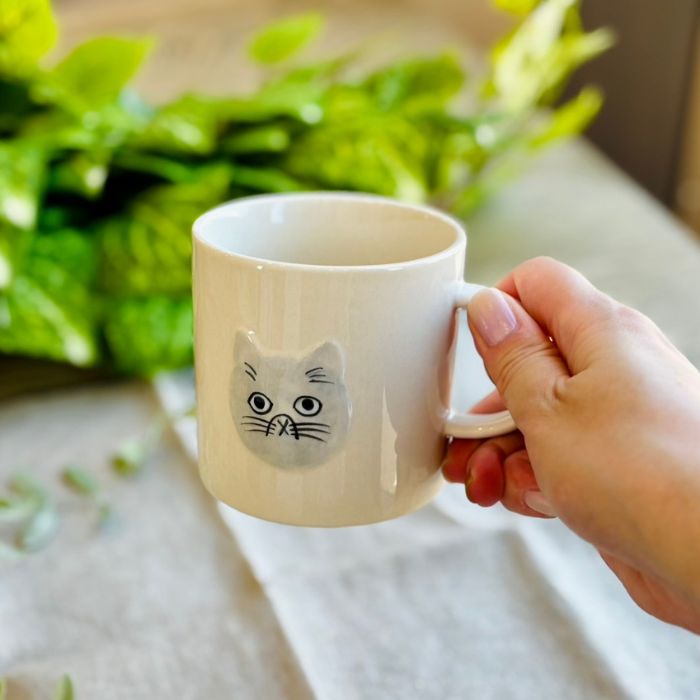 松尾ミユキ Embossed cat face mug アイボリー05