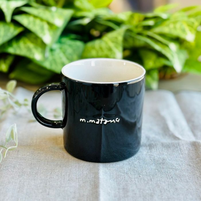 松尾ミユキ Embossed cat face mug ブラック03