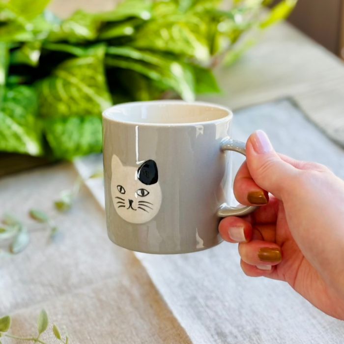 松尾ミユキ Embossed cat face mug グレー05